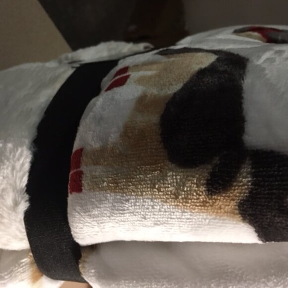 BRAND NEW Cuddl Duds 50" X 60" Winter Dogs Throw w/Sherpa - Picture 7 of 8